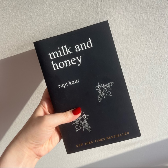 Milk and Honey by Rupi Kaur Poetry book - Picture 4 of 4